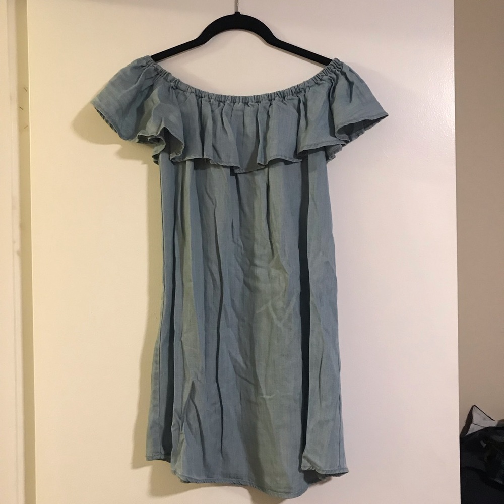 Lulus size small denim off the shoulder dress